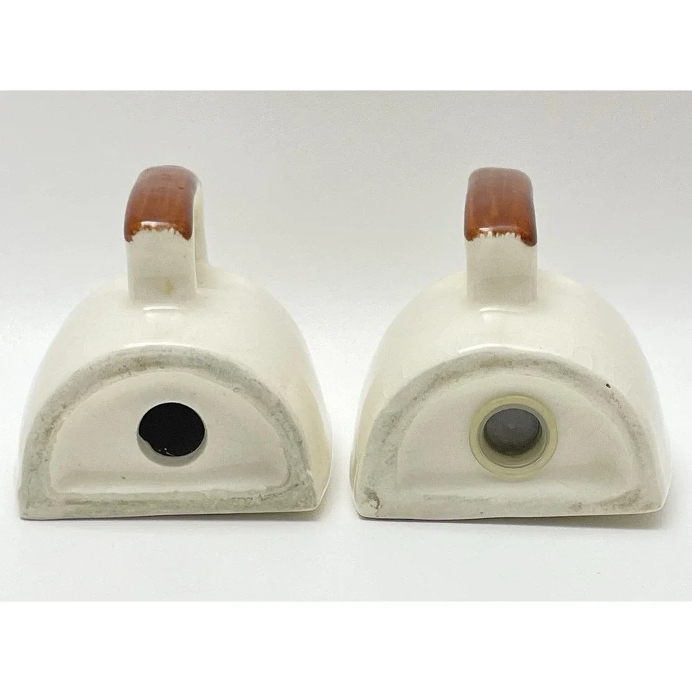 Artmark Farmhouse Roosters Chickens Iron Salt & Pepper Shakers Farmhouse Ceramic